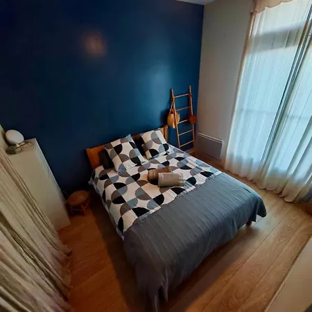 Bright, Spacious A Stone's Throw From Les Halles * Sete