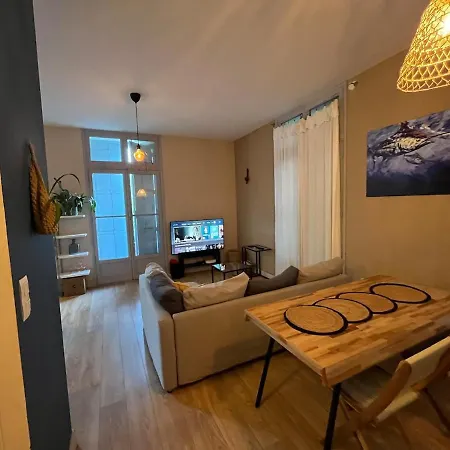 Bright, Spacious A Stone's Throw From Les Halles * Sète